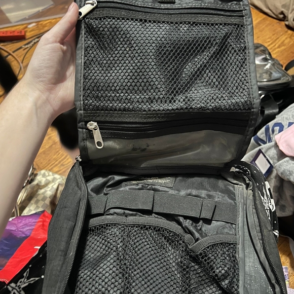 Eddie Bauer Black Toiletries/Travel Bag - Picture 2 of 6